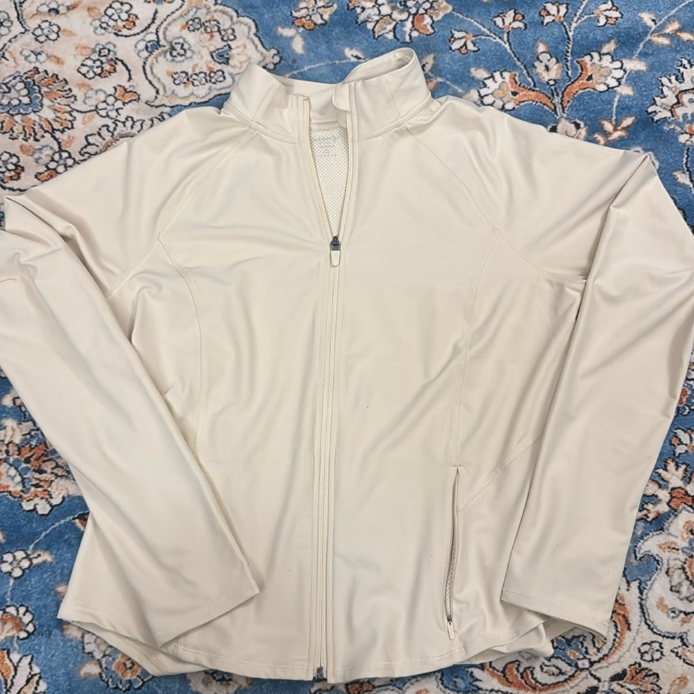 Active zip-up